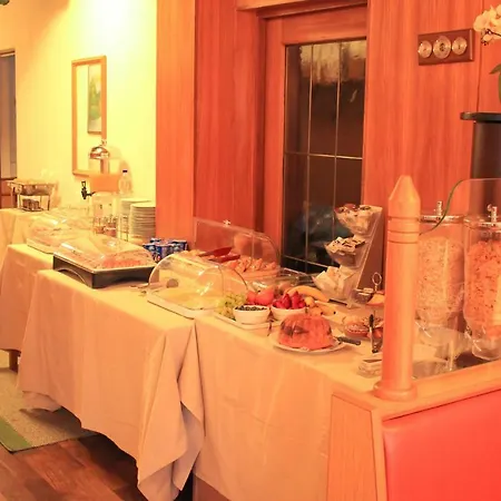 ホテル Alpenland ヴァッテンス